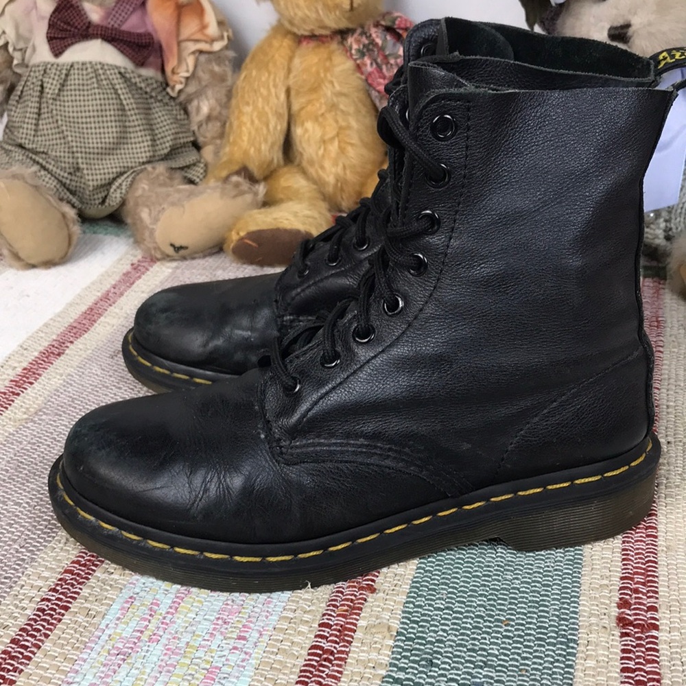 Dr Marten Black Leather Lace-Up Combat Boots